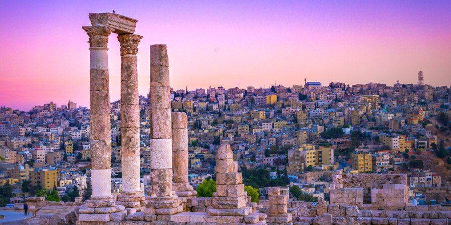 Amman: tramonto sui resti archeologici romani 