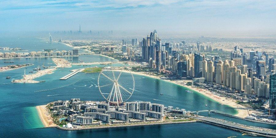 Panorama con Ain Dubai in primo piano